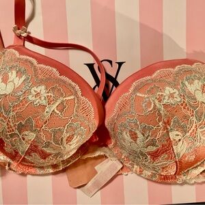 Elegant Victoria’s Secret Dream Angels push-up pigeonnant bra peachy pink
